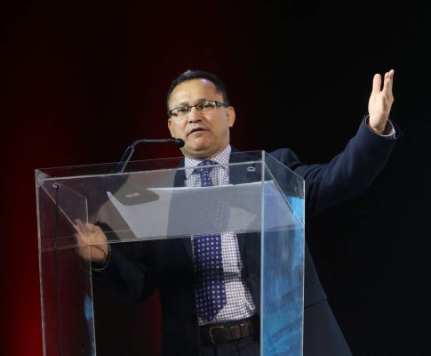 Carlos Mauricio Flores: 'Queremos seguir siendo sus cómplices”