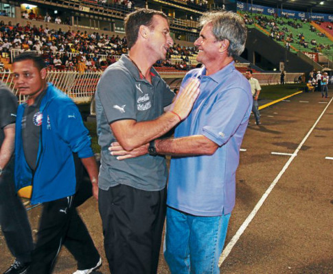 Olimpia y Real España al primer asalto