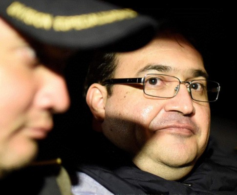 Trasladan a la capital guatemalteca al exgobernador mexicano capturado