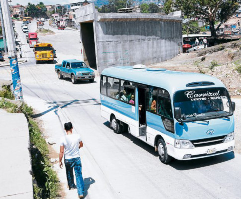 Obra continúa paralizada por falta de acuerdo legal