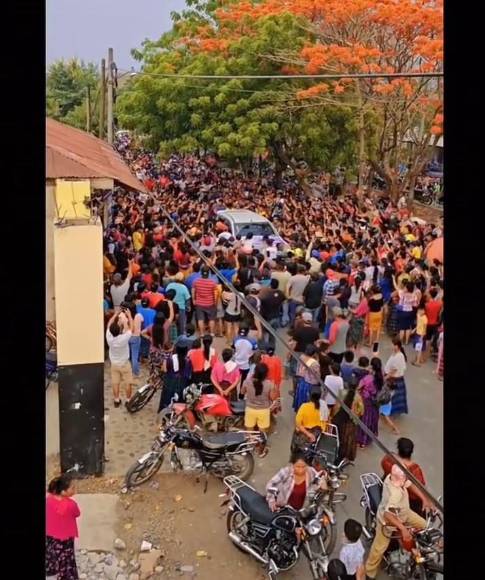 Así fue el multitudinario funeral de Farruko Pop en Guatemala