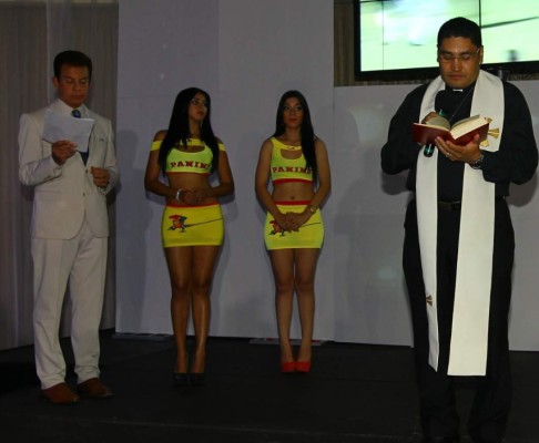 Lanzan en Honduras el álbum del Mundial Brasil 2014