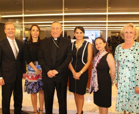 Cardenal hondureño encabeza gala benéfica