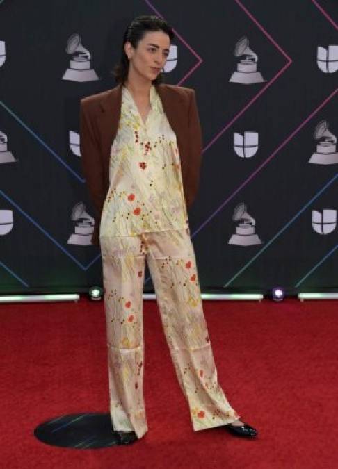 Embarazos al aire y ropa holgada: los looks más extravagantes de los Latin Grammy 2021