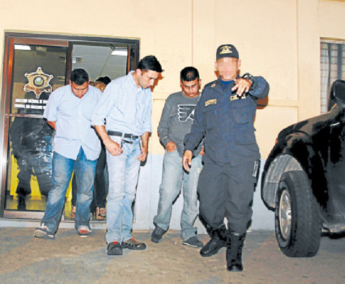 Condenan a colombianos por clonar tarjetas en Honduras