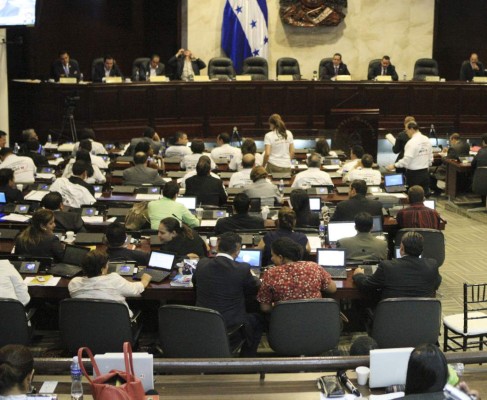 Diputados reciben subsidio de Lps.12,500 al mes