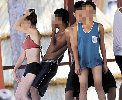Honduras: Niños 'perrean' en centros de verano