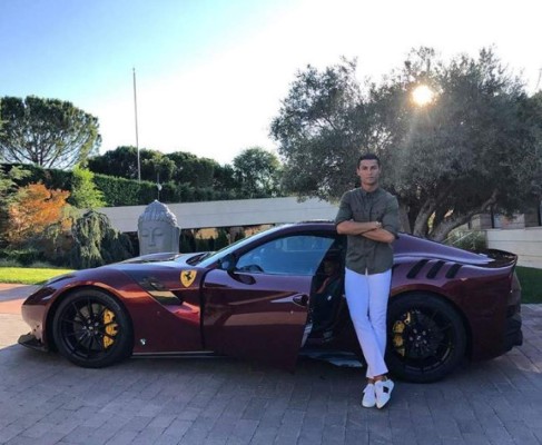 FOTOS: Esto cuesta cada uno de los lujosos carros que presume Cristiano Ronaldo