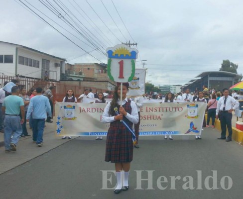 Galería de fotos del inicio del desfile en Tegucigalpa