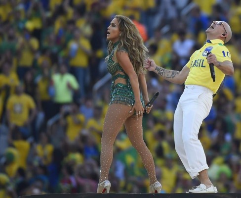 El show mundialista de JLo, Claudia Leitte y Pitbull