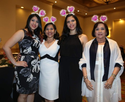 Alegre noche para decirle adiós a la soltería de Alejandra Muñoz