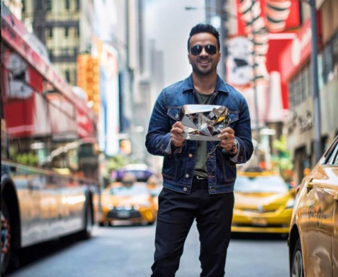 ¡Así lucía Luis Fonsi antes de ser famoso!