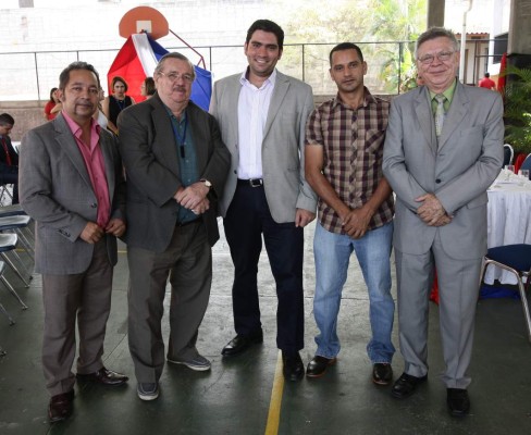 Julio César Anariba, hacedor de relatos breves