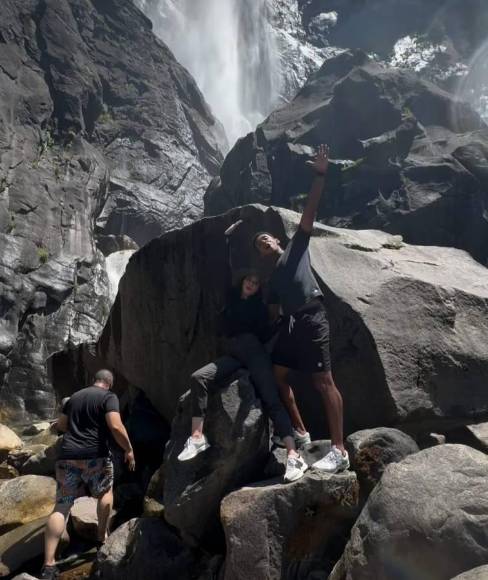 Así han sido las vacaciones de “Choco” Lozano con su bella novia