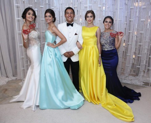 Una noche explosiva de emociones estudiantiles
