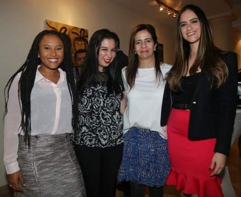 recepción en honor a la nueva consejera de prensa de ee uu