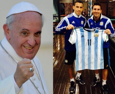 Selección argentina le regaló al papa Francisco una camiseta autografiada
