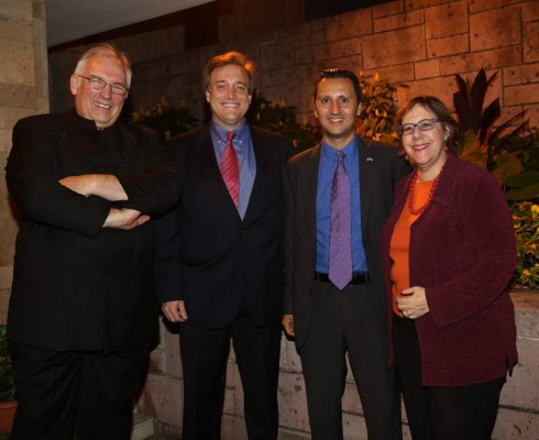 Calurosa velada diplomática