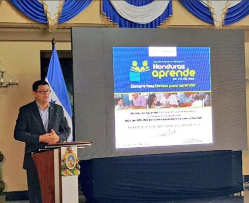 Honduras lanza campaña para erradicar el analfabetismo