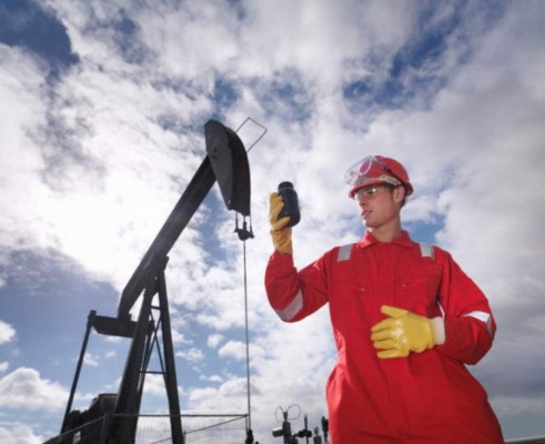 Petróleo vuelve a caer en Nueva York 1.90 USD a 55.91 USD por barril