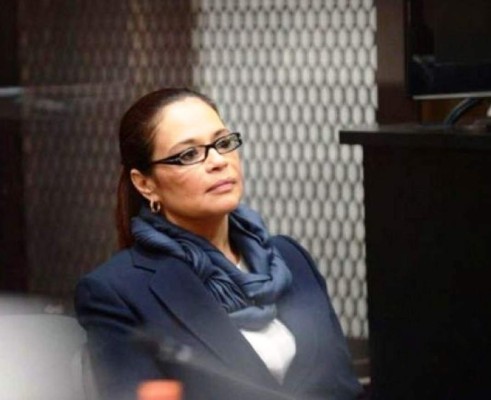 Trasladan a Roxana Baldetti al Centro Médico Militar &nbsp;&nbsp;