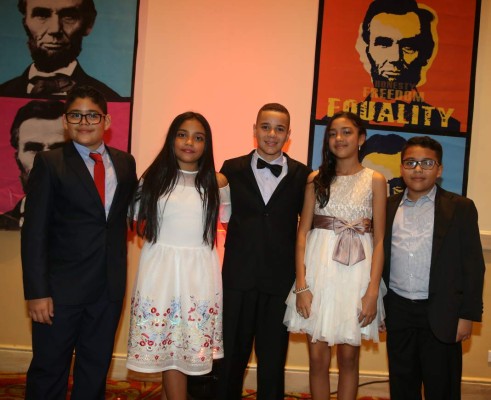 Cena en honor a los estudiantes de la Escuela Lincoln