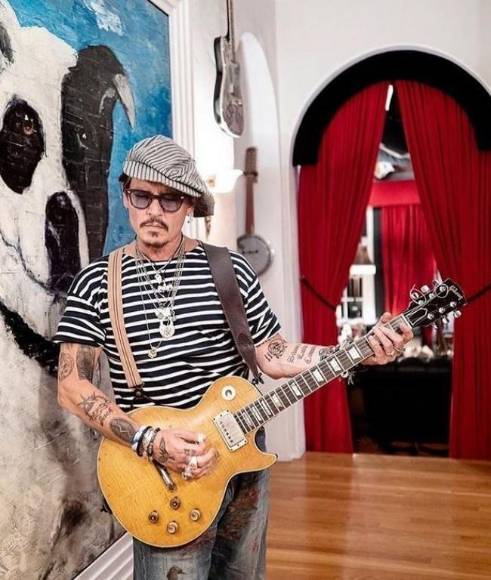 Johnny Depp cumple 59 años con una brillante trayectoria (Fotos)