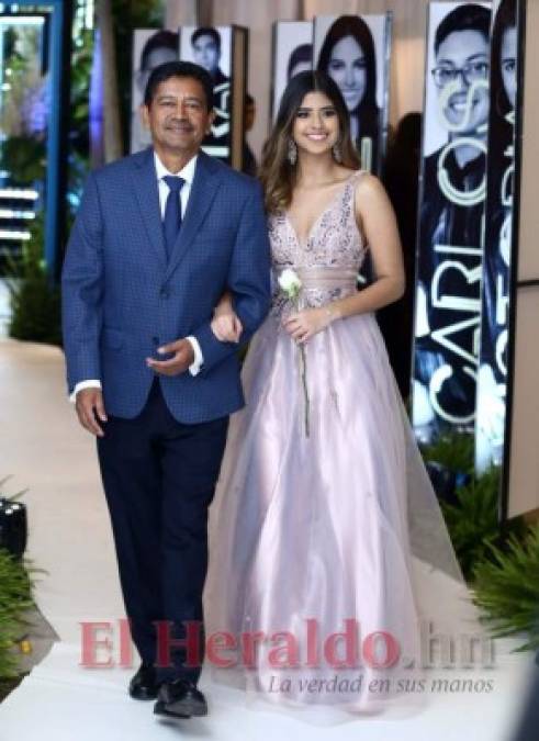 FOTOS: Los rostros más bellos de la temporada Prom 2019