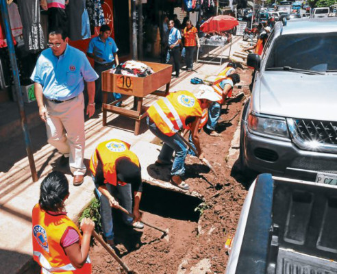 Inicia operación de limpieza en barrios en la capital
