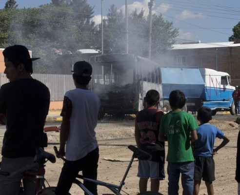 Tres militares muertos por disparos de comando contra helicóptero