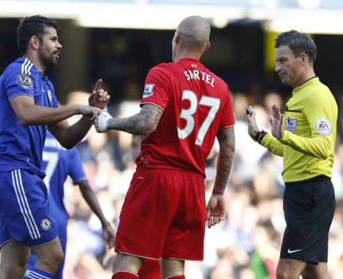 Un doblete de Coutinho ante el Chelsea deja a Mourinho en la cuerda floja