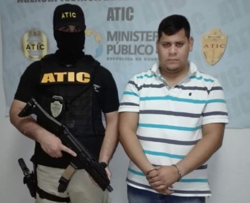 Cae hombre que violaba pasajeras de taxis en la capital