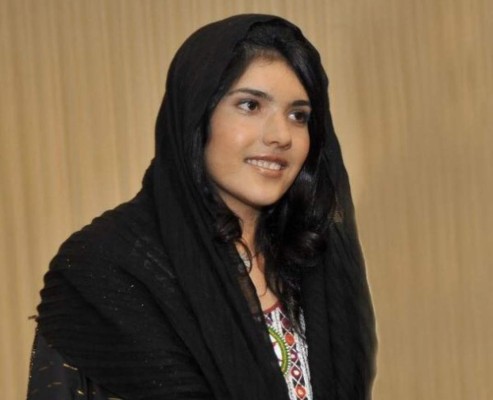 Aisha Mohammadzai, el rostro de la violencia de los talibanes contra las mujeres en Afganistán