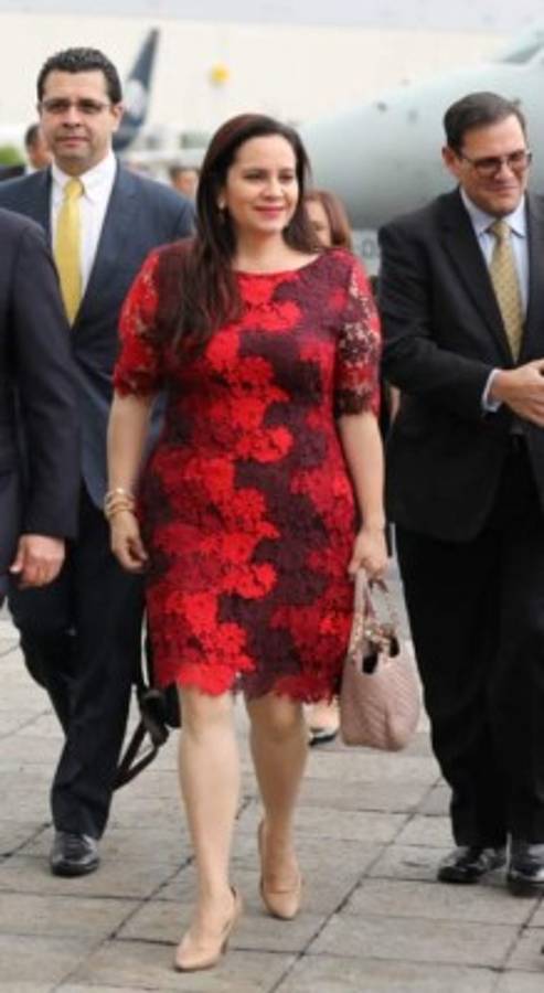 Así arribó a México la primera dama, Ana García de Hernández