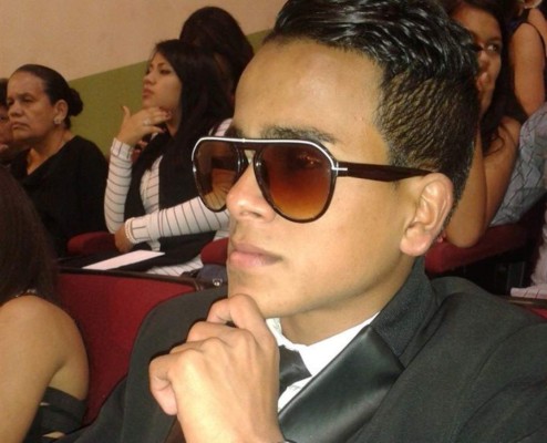 Josué Colindres, el estudiante de periodismo que apunta a convertirse en un gran youtuber