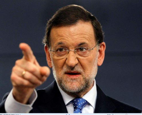 Adolescente da puñetazo a Mariano Rajoy durante acto de campaña&nbsp;&nbsp;