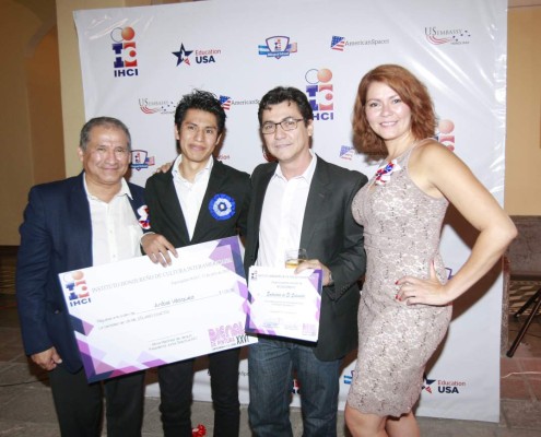 Andrés Mejía gana la XXVI Bienal de Pintura