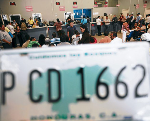 DEI traspasará al IP matrícula de vehículos