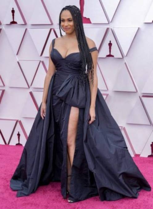 Glamour y belleza: Los mejor vestidos de los Oscar 2021