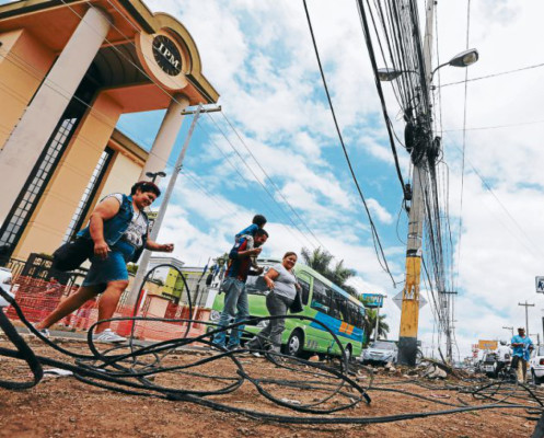 Imposible traspasar en 15 días redes de cables y datos