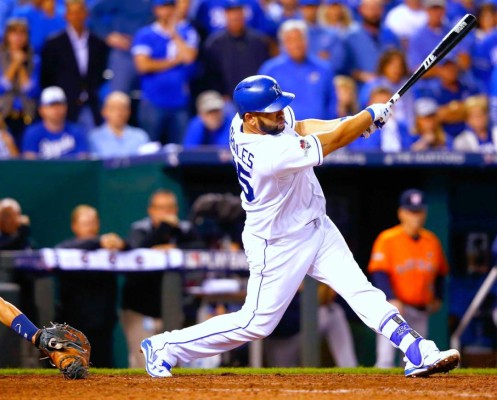 Cueto lanza joya y Reales despachan a Houston y avanzar a la final de la Americana