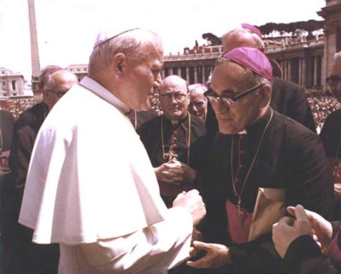 Monseñor Romero será santo por la vía del martirio