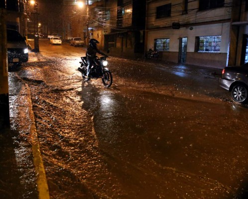 Lluvia provoca caos en la capital hondureña