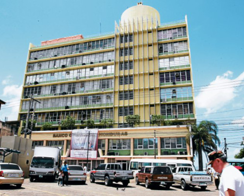 Con incertidumbre financiera y económica comienza 2012 en Honduras