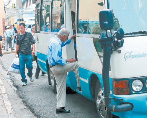 Denuncian abusos en el servicio ejecutivo