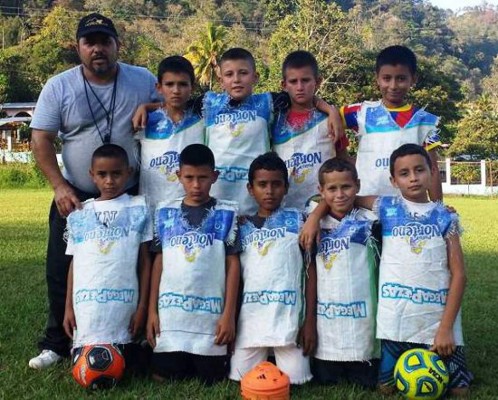Niños hondureños dejarán a un lado los sacos para entrenar