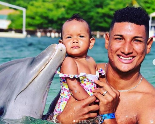 Así es la vida del hondureño Bryan Acosta en Tenerife, España