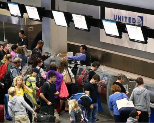 United Airlines reanuda sus vuelos en EEUU