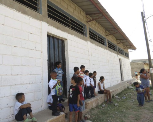 Desalojan jardín de niños de centro comunal