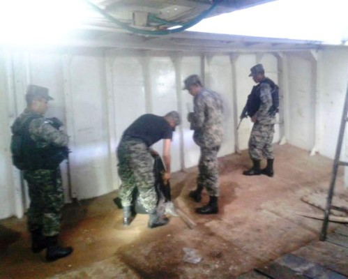 Buque colombiano transportaba 120 kilos de cocaína